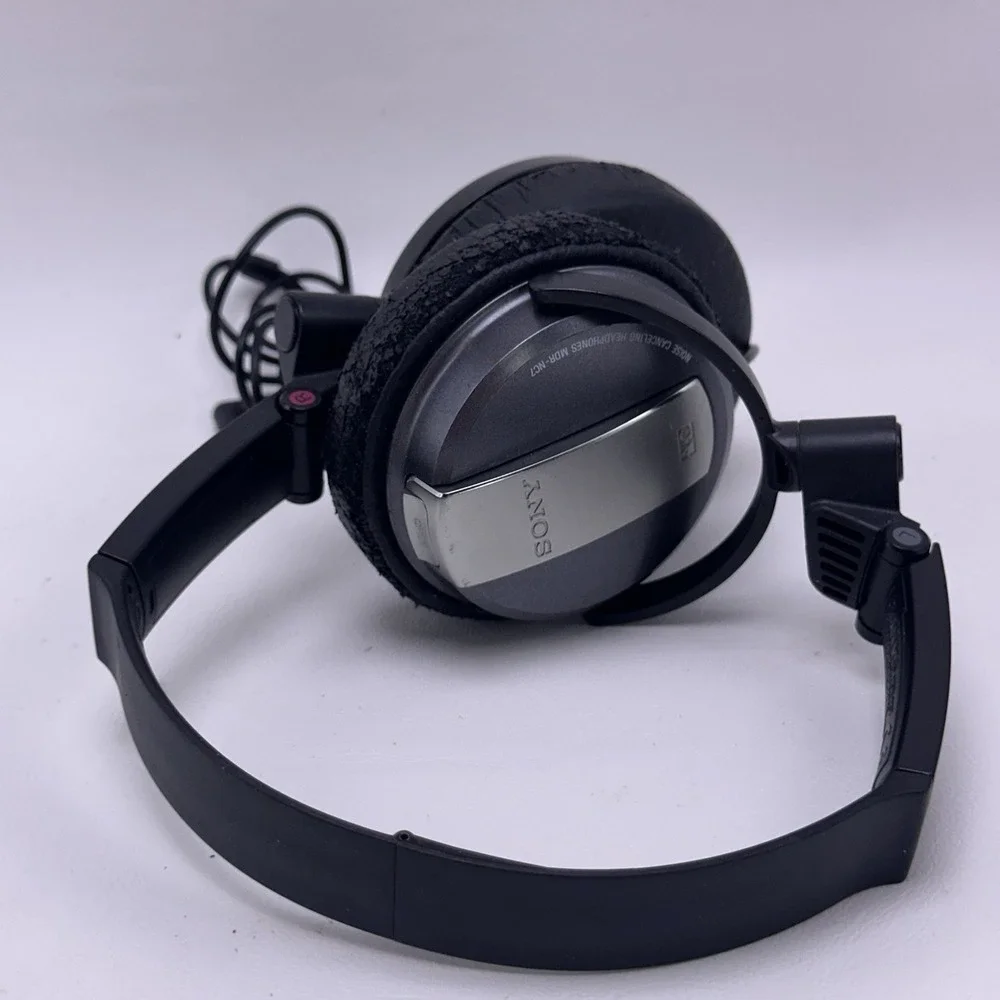 Sony MDR-NC7 Noise Canceling Headphones Wired Travel Over Ear Black‎